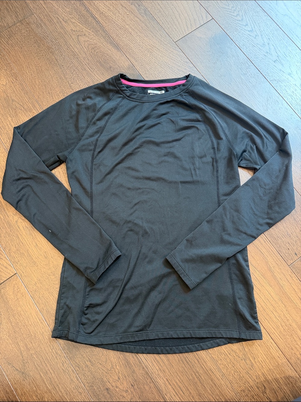 Layer 8 Performance Long Sleeve Shirt Size Medium - C10-035